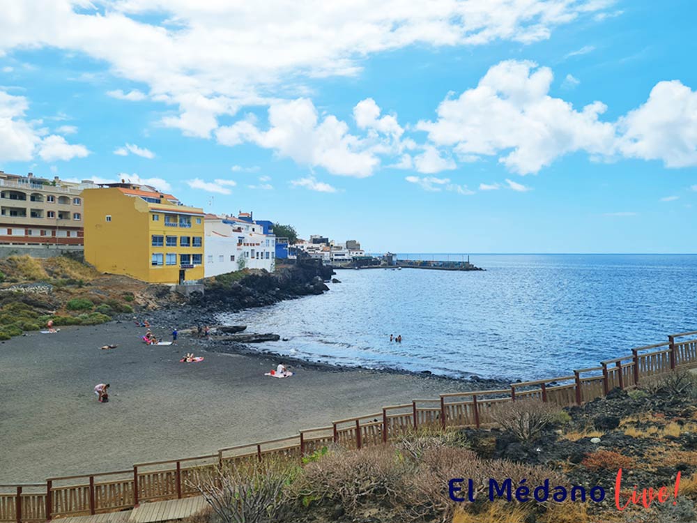 Playa de Los Abrigos con escalinata de madera en Granadilla de Abona, Tenerife Sur