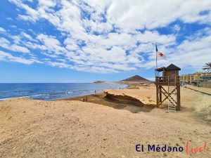 Playa del Médano junto a torre vigía y paseo de madera, Granadilla de Abona, Tenerife Sur