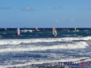 Windsurfistas en Playa del Cabezo, El Médano, Tenerife